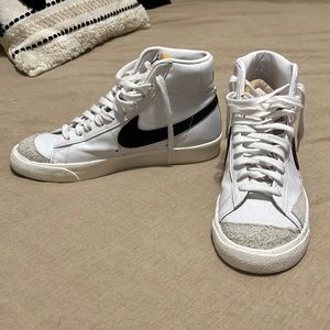 Worn once Nike blazers size 10